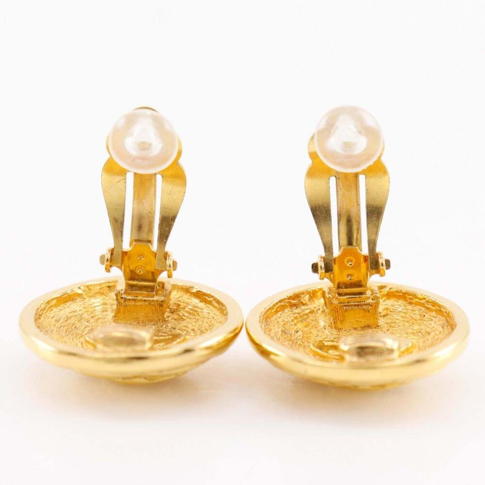 CHANEL Vintage Gold Logo Earrings - Picture 5 of 9